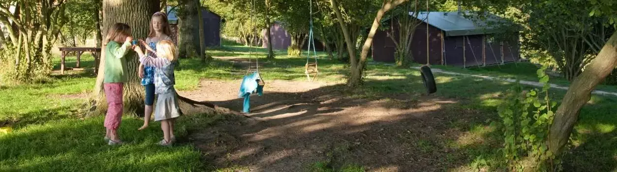 Děti teenageři Camping Sunninglye Farm - FeatherDown