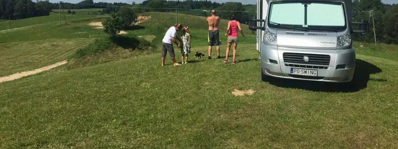 Stání pro karavany Camping Szarejkowe Wzgórza