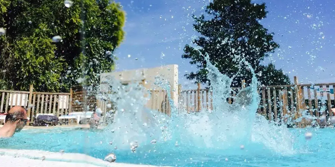Piscina Camping Ternelia La Caillebotiere