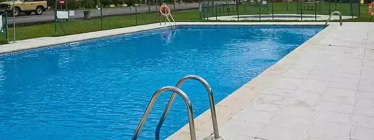 Plavecký bazén Camping Valle De Tena