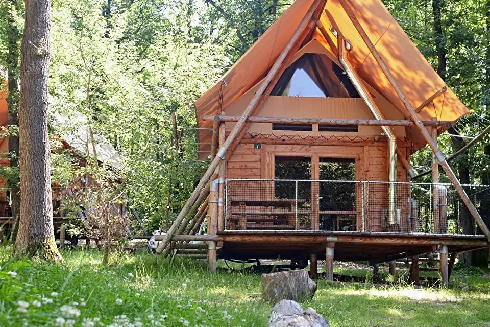 Camping Versailles - Huttopia