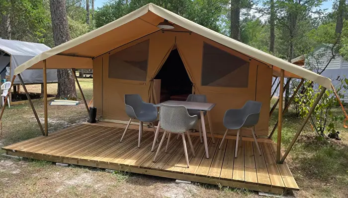 Camping Vert Bord'eau.