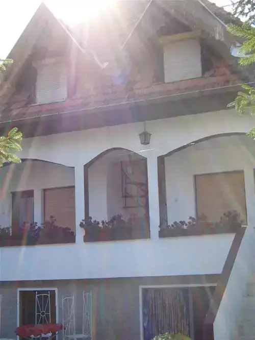 Chata - Rekreační dům Camping Villa Pipacs