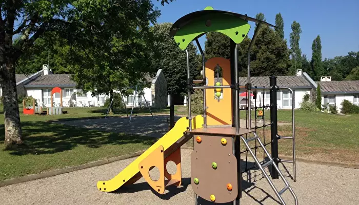 Camping Village Aux Portes des Monts d'Aubrac.