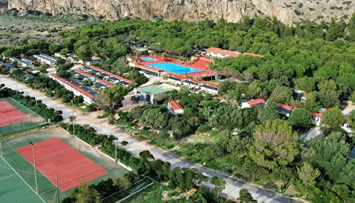 Camping Village El-Bahira.