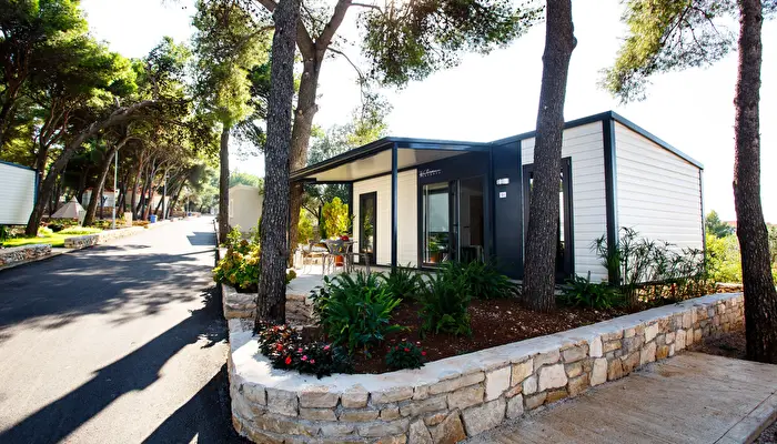 Camping Waterman Beach Village.