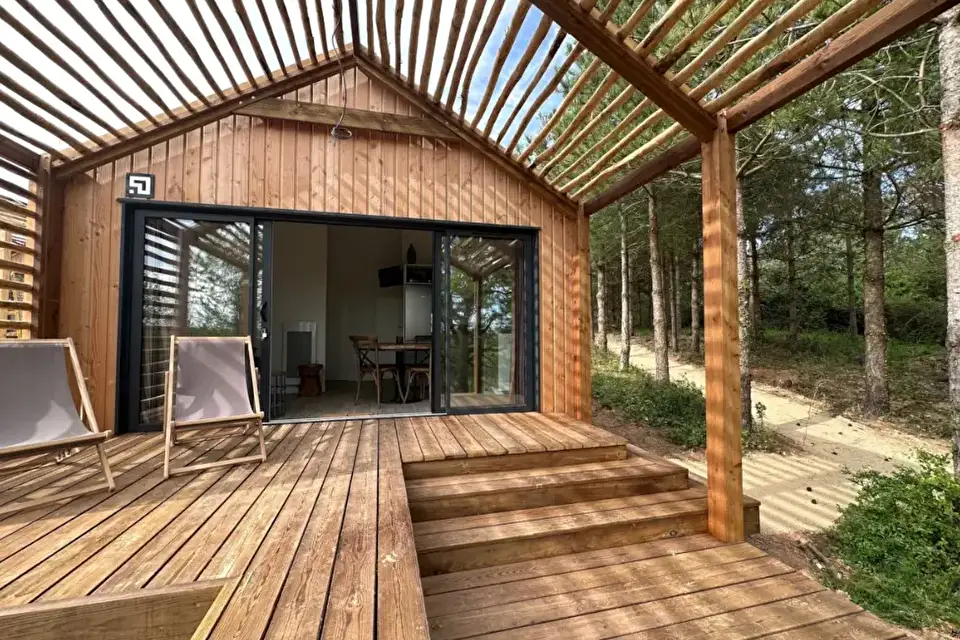 Damona Lodges