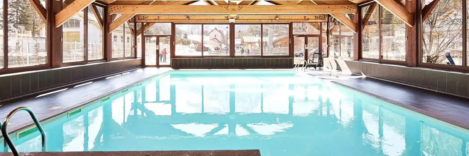 Binnenzwembad Dormio Resort Les Portes du Mont Blanc