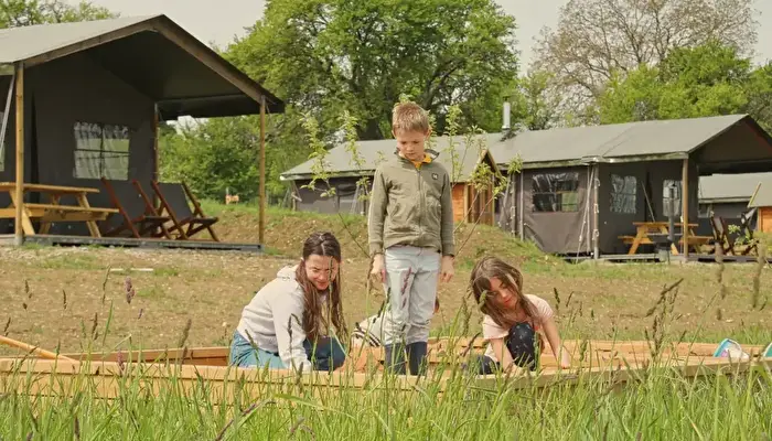 Ferme la Contrée des Minis - Un Lit au Pré