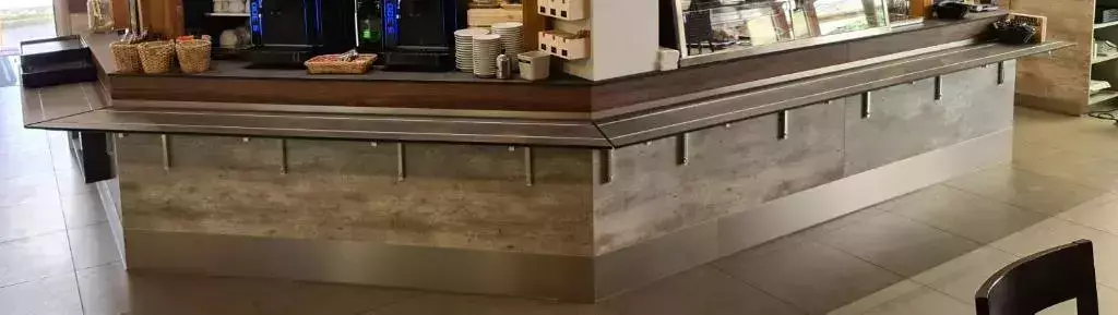 Cafe-Bar-Restaurant fitneXX Zelt-Dorf
