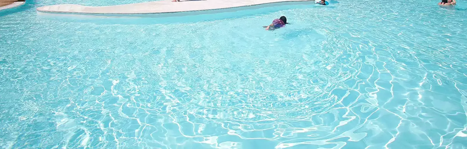 Piscina Flower Camping Le Vorlen