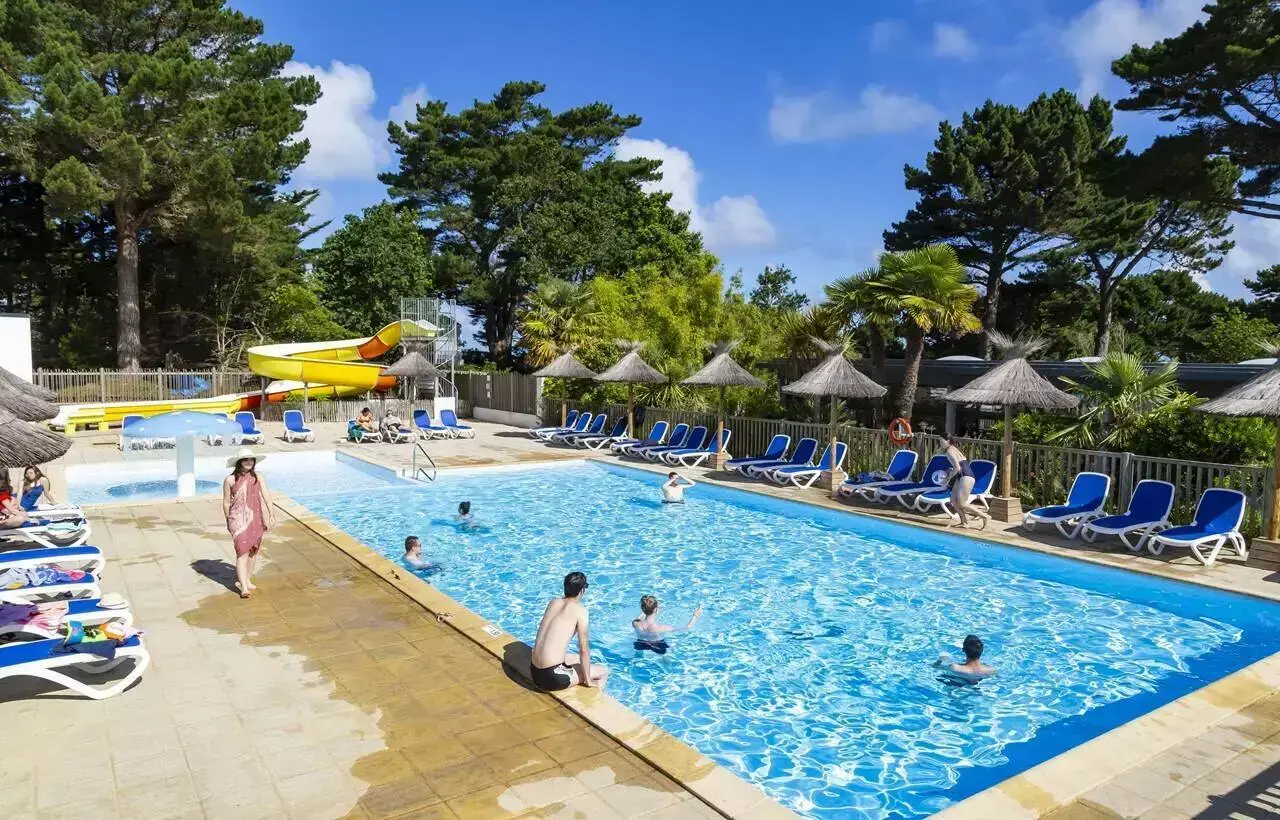 Piscina Flower Camping Port la Chaîne