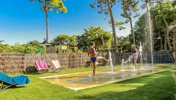 Flower Camping Tamarins Plage.