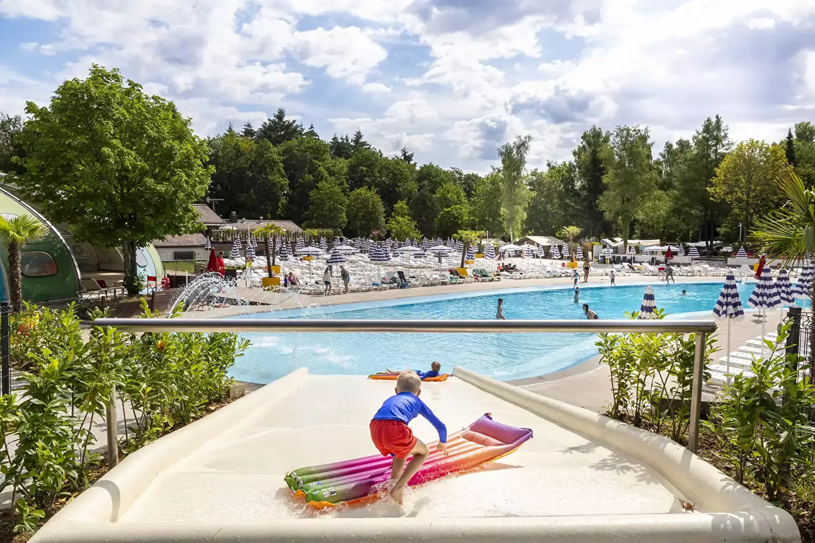 Waterslide hu Birkelt Village
