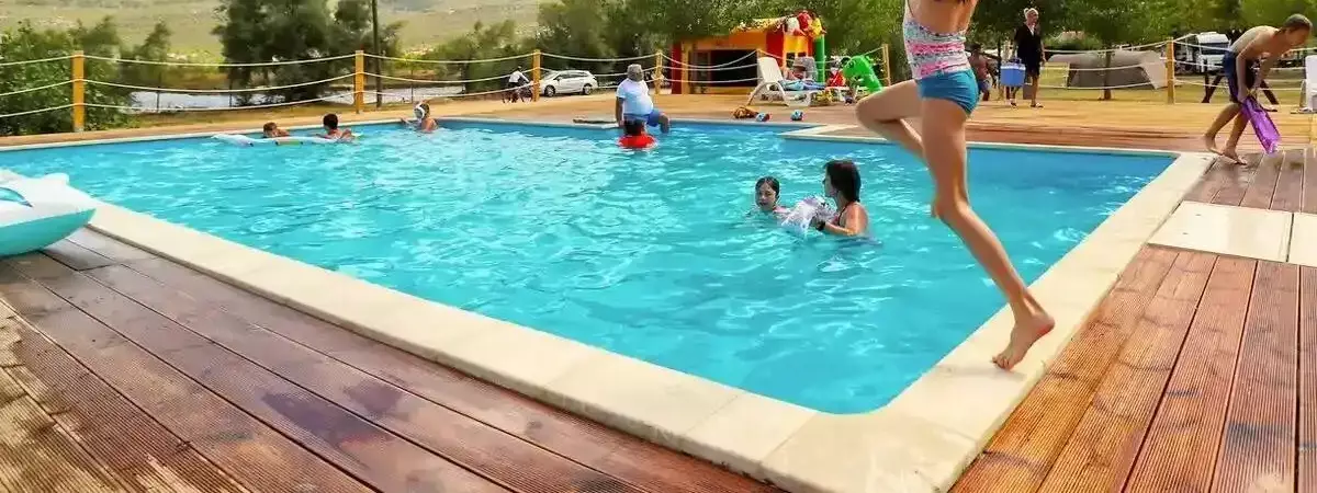 Plavecký bazén Kamp Karin