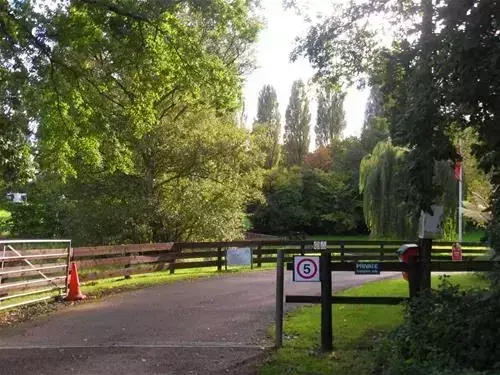 Generale Kelvedon Hatch Camping
