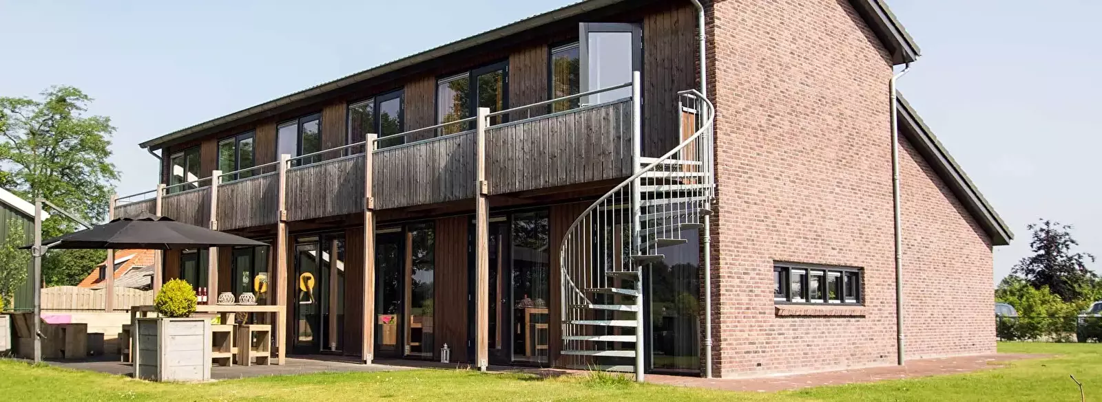 Chalet-Bungalow-Huisje Larik's Hoeve Minicamping