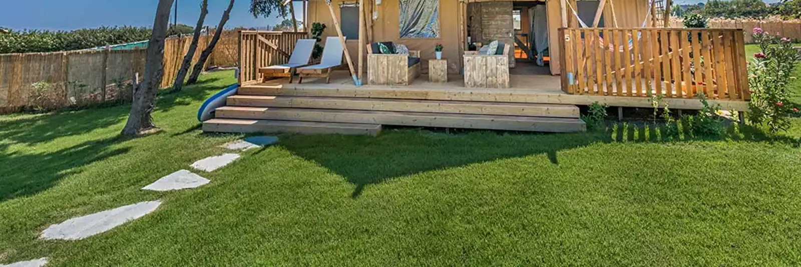 Glamping LOGOS Beach Village