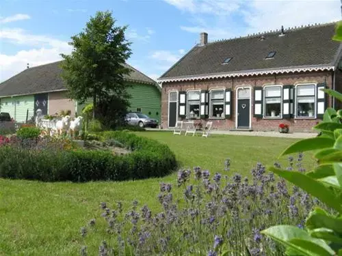 Chalet-Bungalow Mini-camping Klein Zeeduin