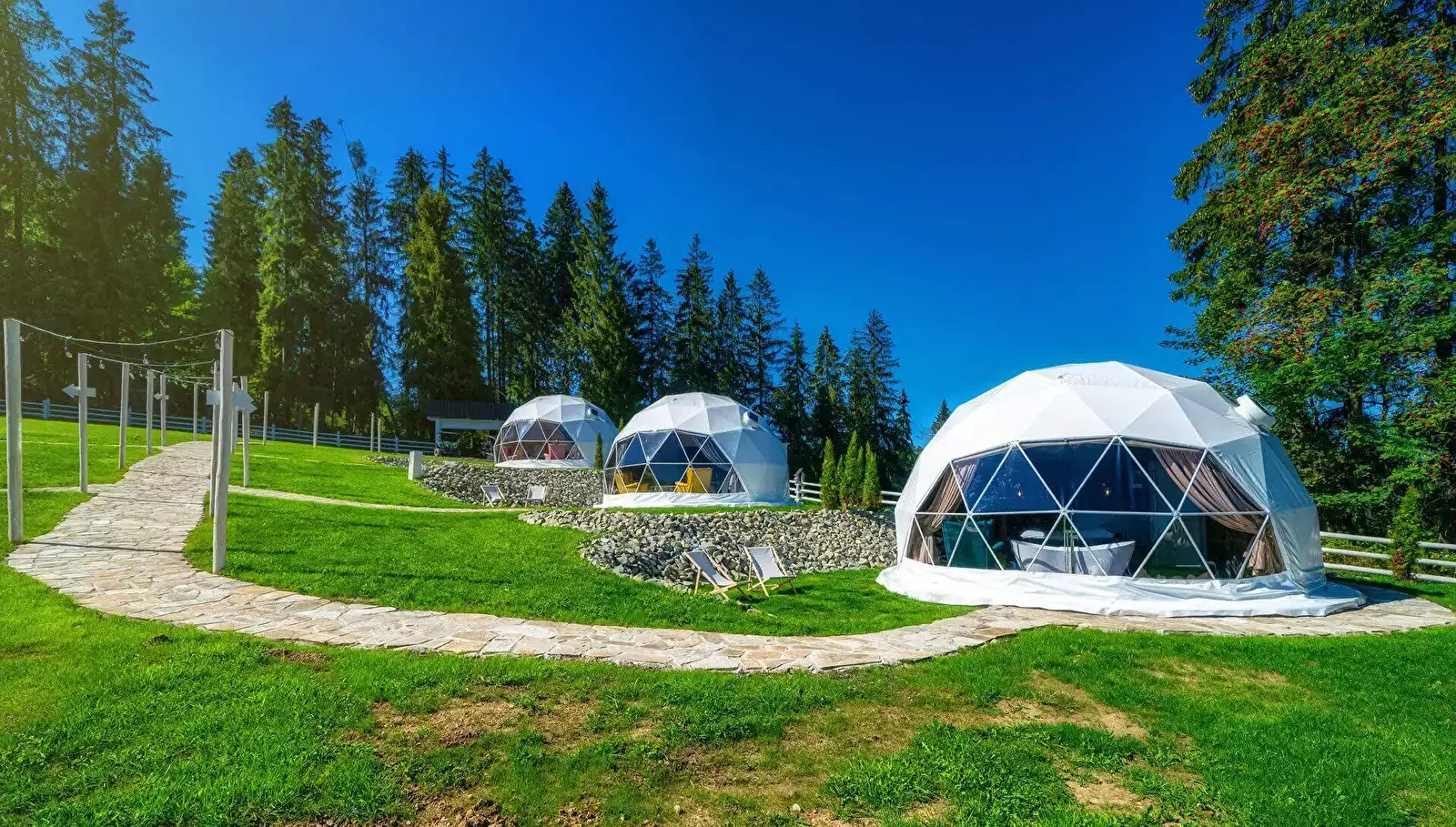 Geodesic dome tent Mountain Glamp