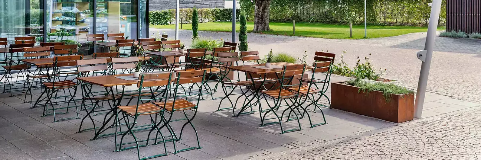 Cafe-Bar-Restaurant Natürlich Hell Camping & Aparthotel