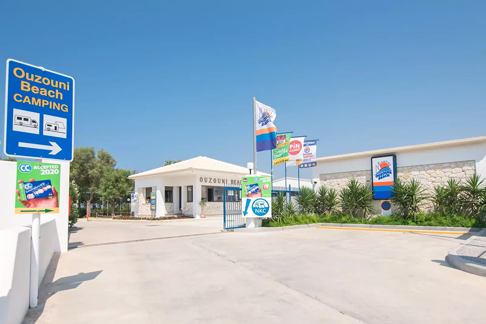 Vchod Ouzouni Beach Camping