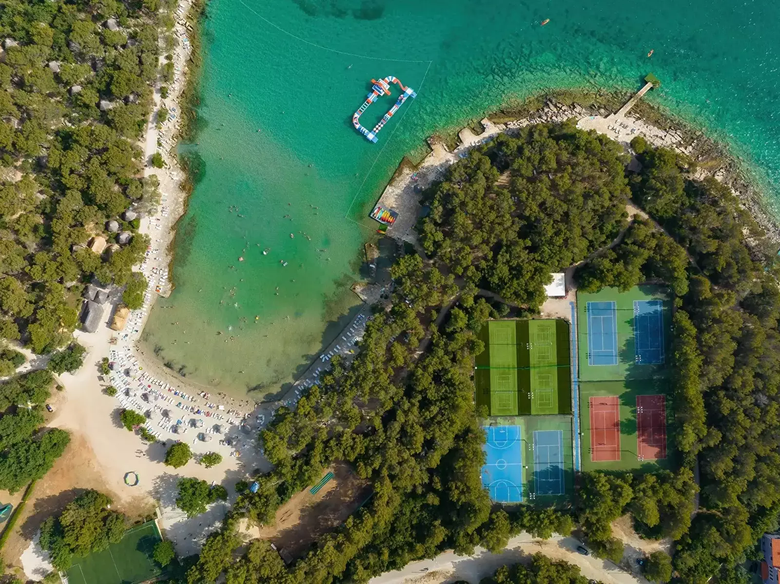 Přehled lokalit Pine Beach Resort