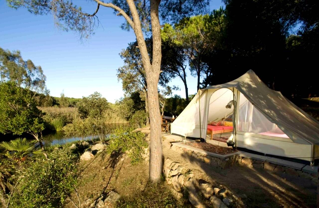 Roos Blij Graf Porto Sosalinos Camping & Bungalow in Orosei, Italië (2023) | JetCamp.com
