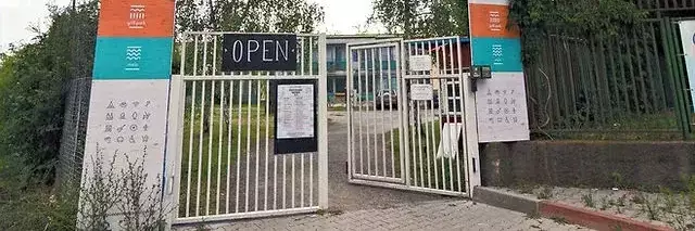 Vchod Prague Central Camp