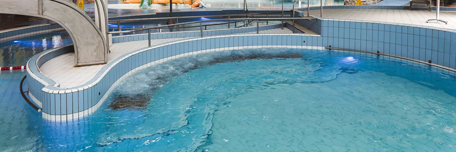 Piscina interna Roompot Beach Resort