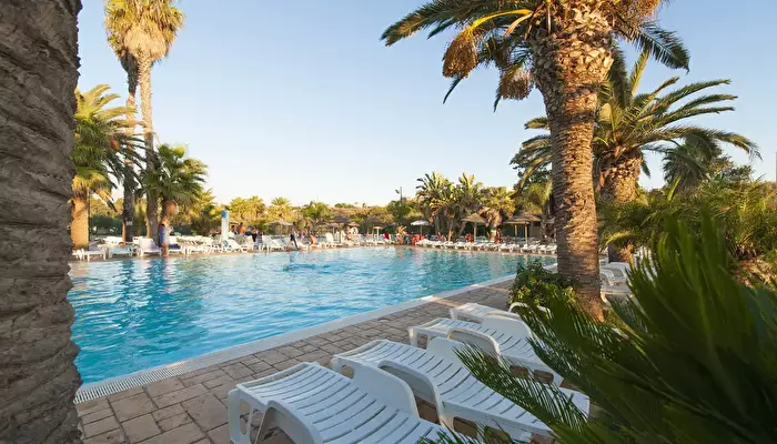 Sporting Club Village & Camping.