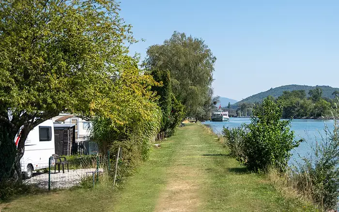 Stellplatz TCS Camping La Tène Lac de Neuchâtel