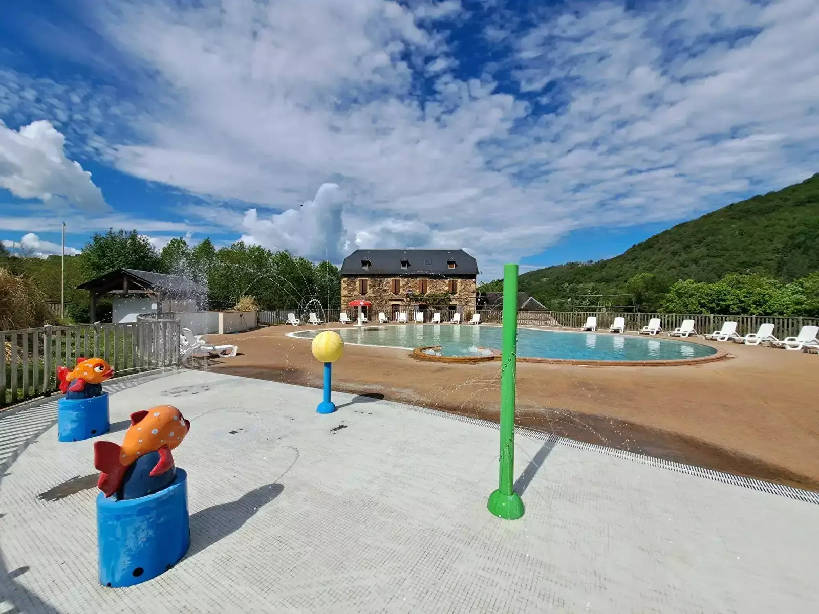 Piscina Ushuaïa Villages Camping Les Rives d’Olt et Aubrac