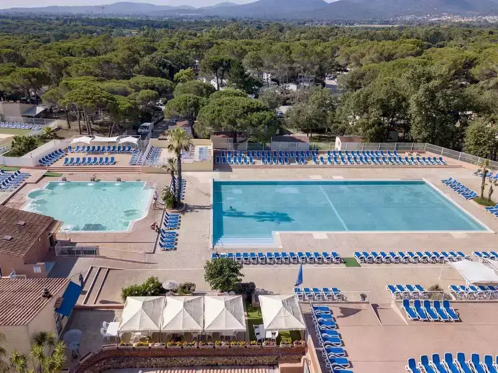 Piscina Village Vacances Oasis Village - Montana Parc