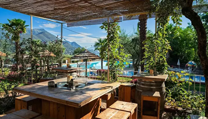 Weekend Glamping Resort.